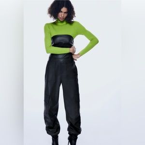 BASIC RIB KNIT SWEATER
LIGHT GREEN